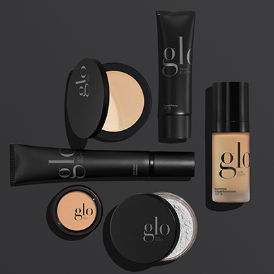 GLO_9-hidden-benefits-of-mineral-makeup-foundation